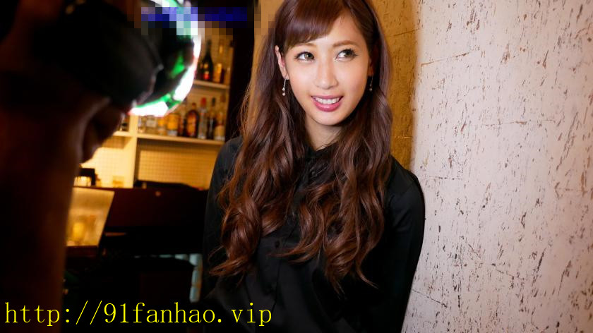 300MIUM-148,Nanana 20岁的酒吧看板娘