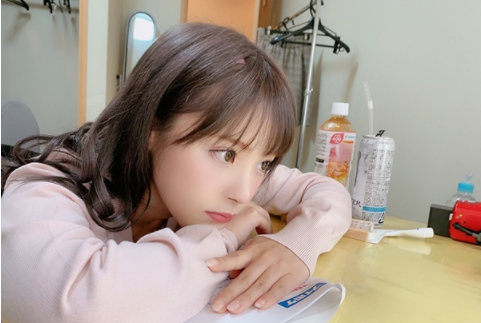 大奶萝莉教师「桃乃木かな」到府一对一服务不小心放空毫无防备小脸蛋让人超想X下去